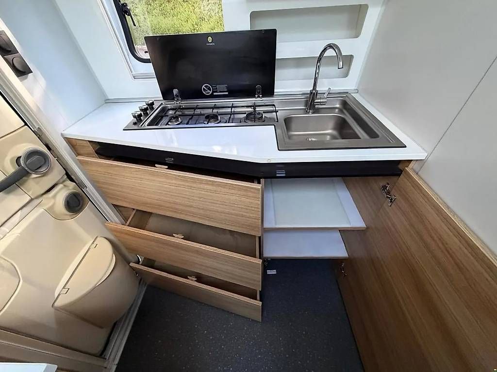 Véhicules de camping: Wohnwagen Adria Action 391 PH – D'occasion à Nänikon par mro_yr59 2