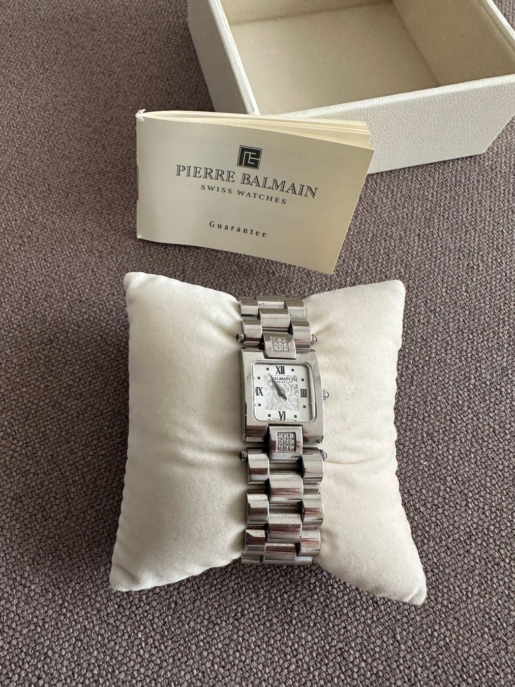 Balmain Orologi: Pierre Balmain Damenuhr mit 18 Diamanten – Usato da Mörschwil venduto da muenggeli99 1