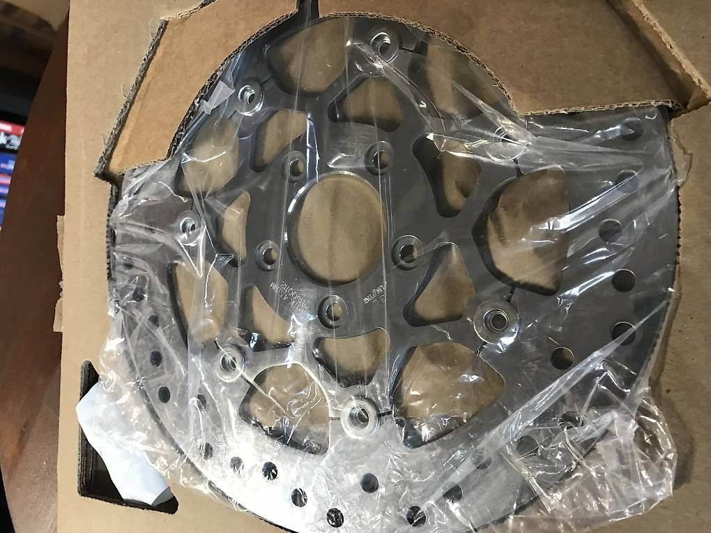 Toutes les pièces détachées moto: OEM Harley Davidson Bremsscheibe – D'occasion à Schlieren par motostyling