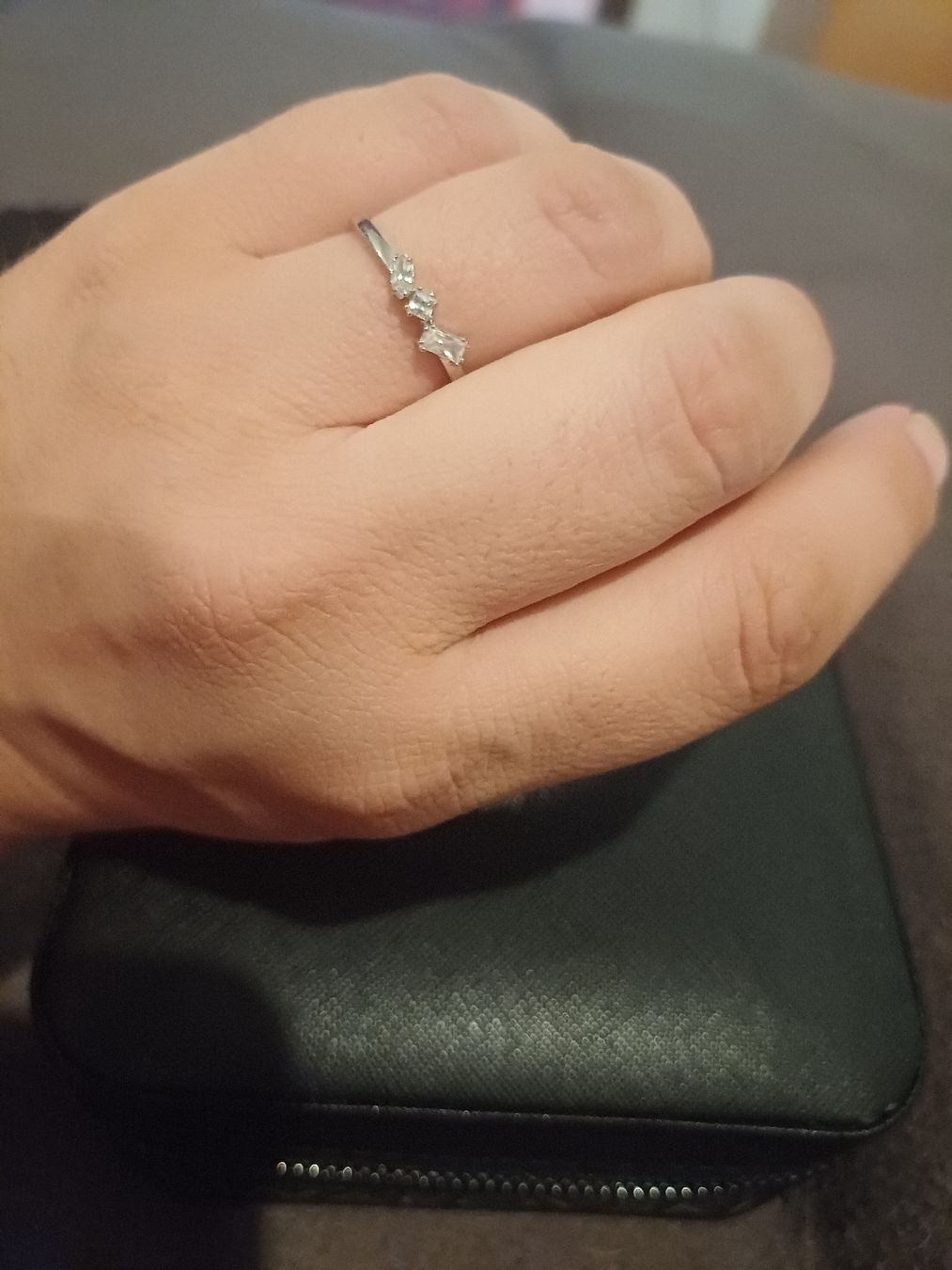 Swarovski Anelli: Swarovski Ring mit Kristallen silberfarben – Usato da Ostermundigen venduto da Loulilou86 1
