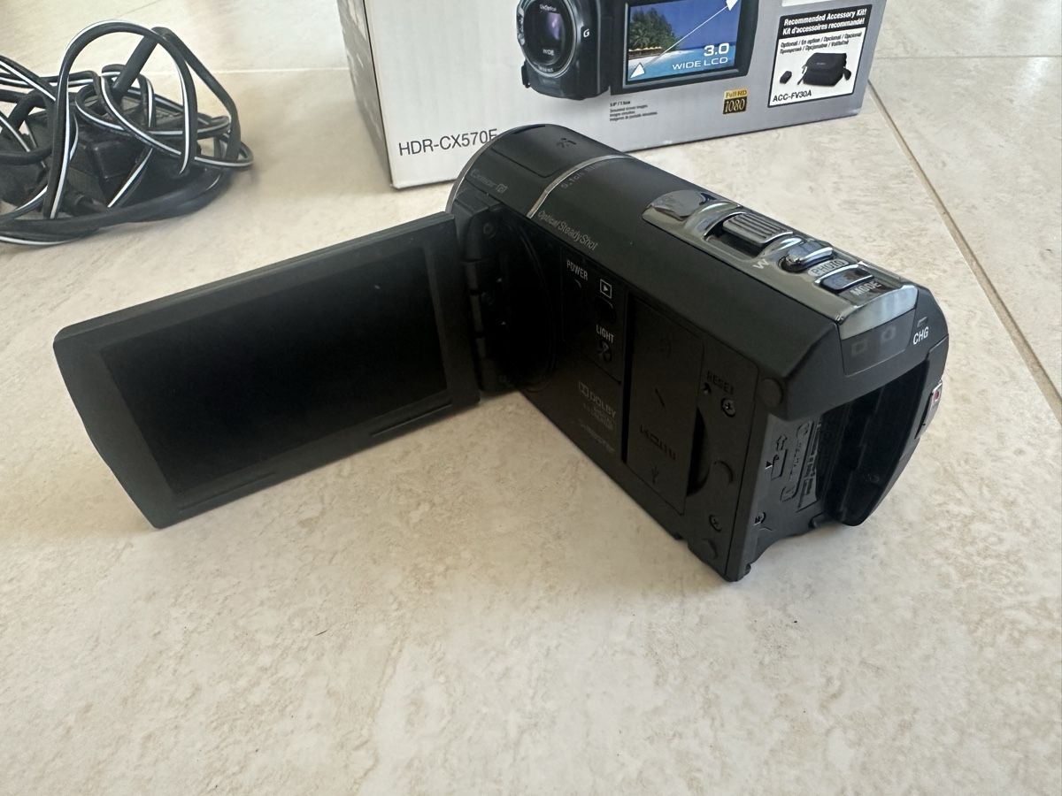 Sony Videocamere: Sony Handycam HDR-CX570 – Usato da Ponte Capriasca venduto da michesa 2