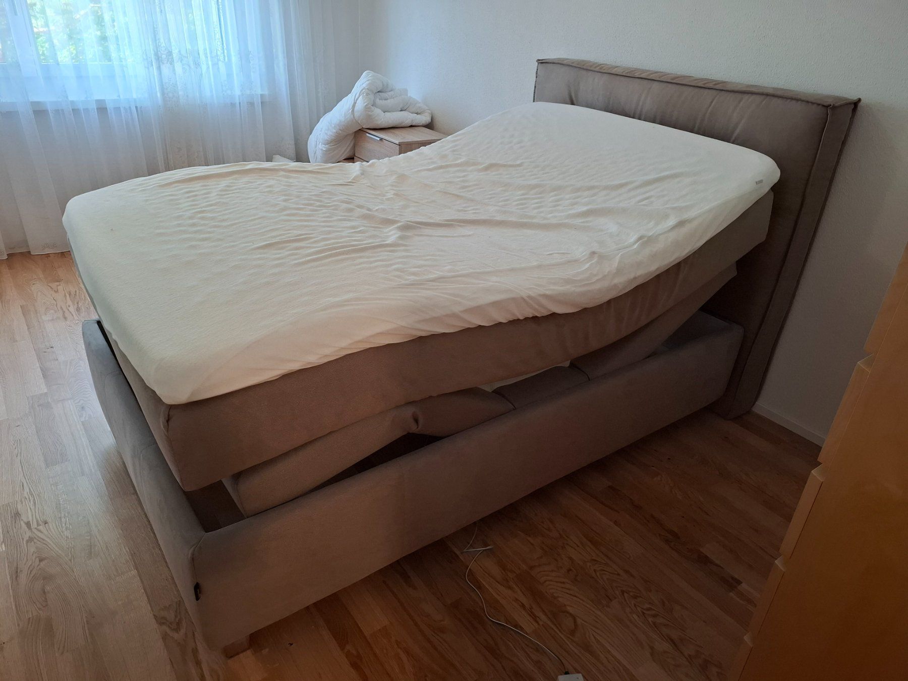 Letti: Boxspringbett (elektronisch verstellbar) – Usato da Zürich venduto da Theburrenclan 4