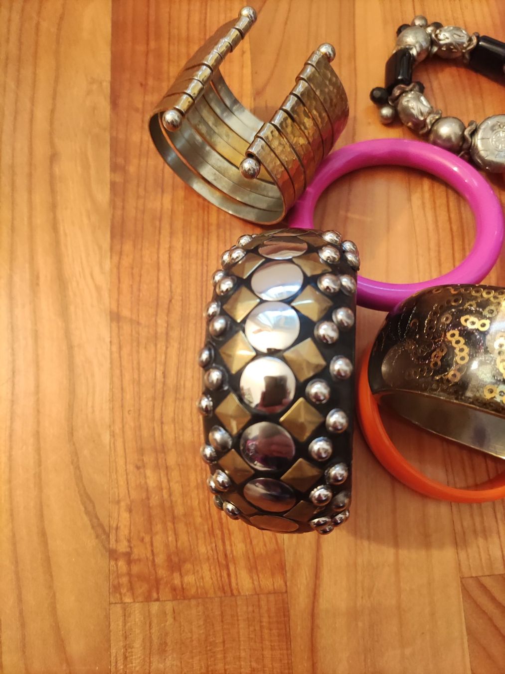 Sonstiger Schmuck: Modeschmuck - 10 Armreife und Ketten – Gebraucht aus Solothurn von Csw1 3