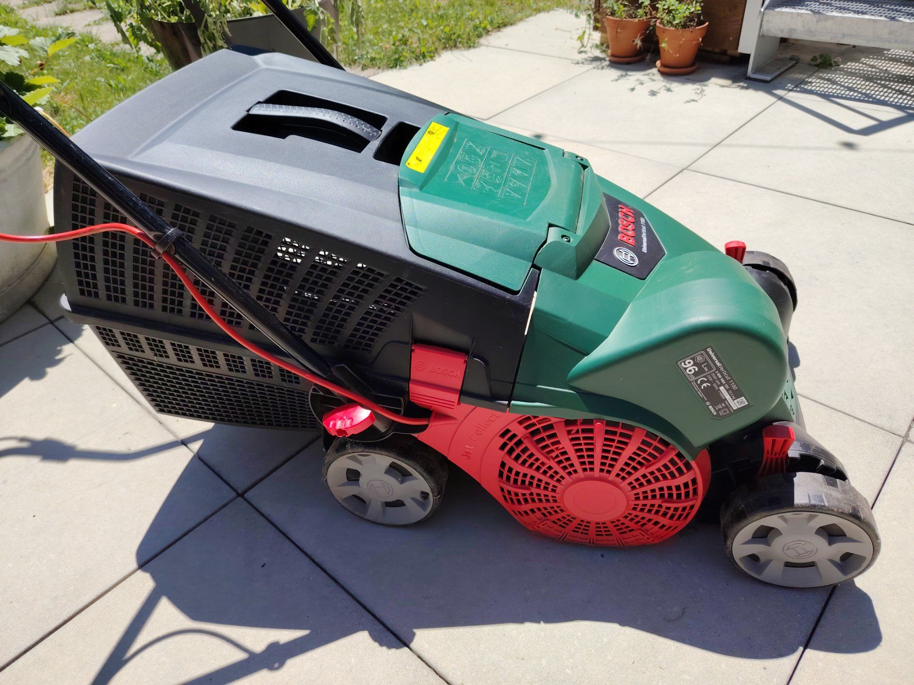 Bosch Bodenbearbeitungsgeräte: BOSCH UniversalVerticut 1100 – Gebraucht aus Zürich von wic_pp8q 1