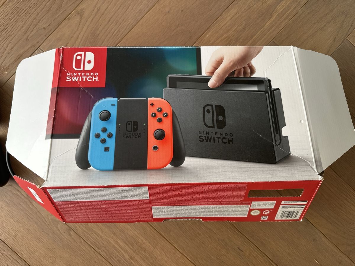 Nintendo Konsolen: Nintendo Switch 1 Konsole mit Zubehör – Gebraucht aus Flawil von huber-sennhauser 9
