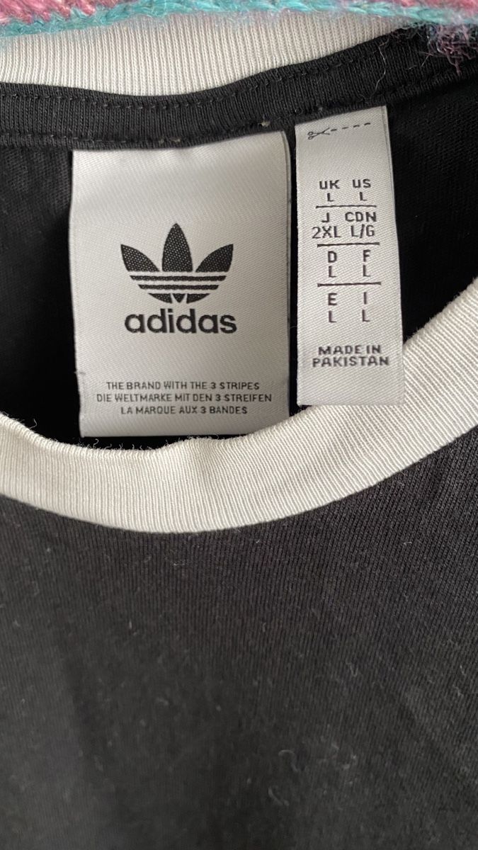 Adidas T-shirt: Adidas Originals Tshirt – Usato da Obfelden venduto da tan_9lj9 2