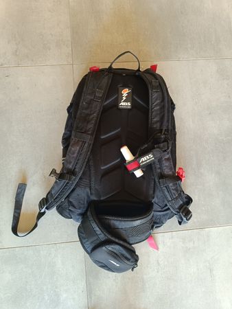 Zaino ABS misura L con cover Dakine e bombola carbonio