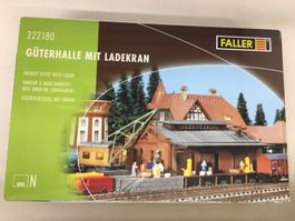 Faller Spur N 222180 Güterhalle mit Ladekran neu verschw OVP