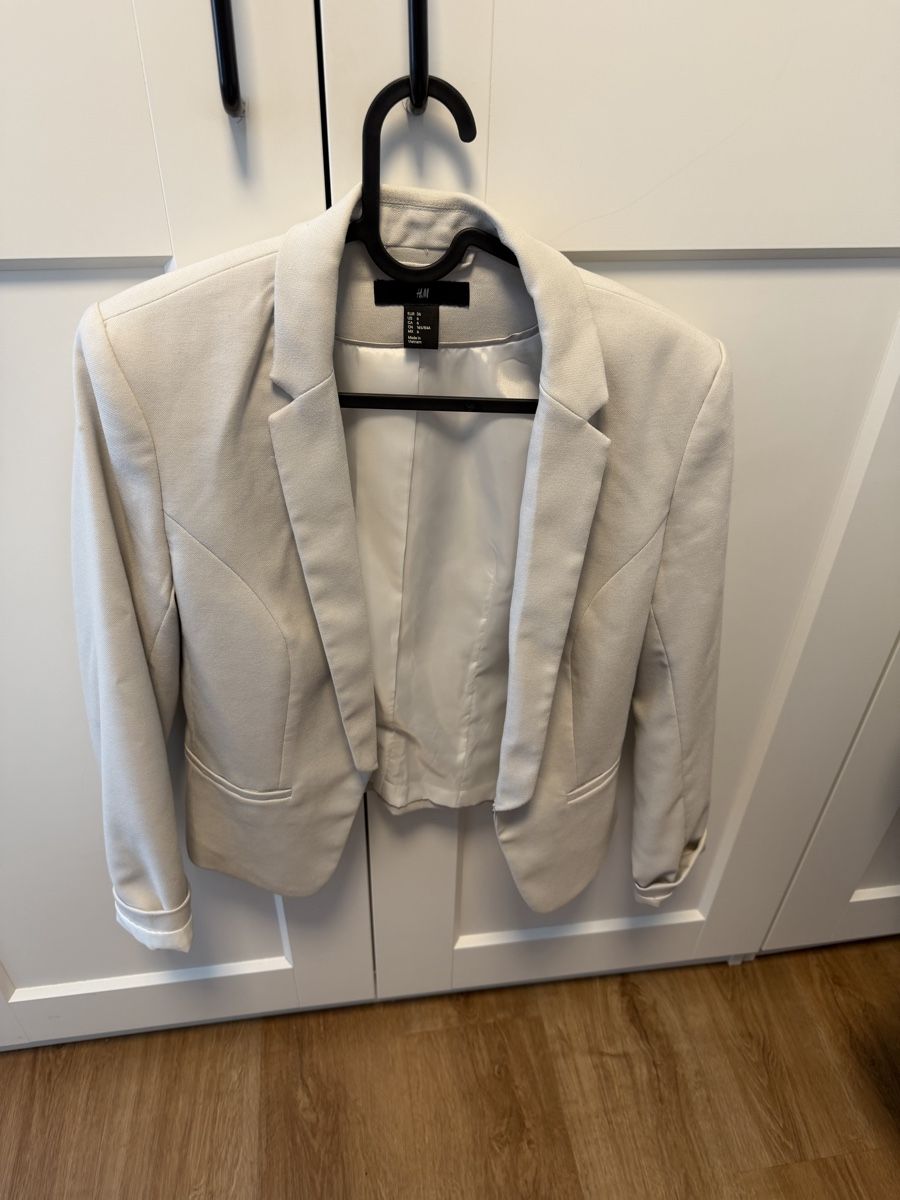 H&M Jacken: H&M Blazer, Gr. 36, beige hell grau, Top Zustand – Gebraucht aus Bassersdorf von Sandy456 5