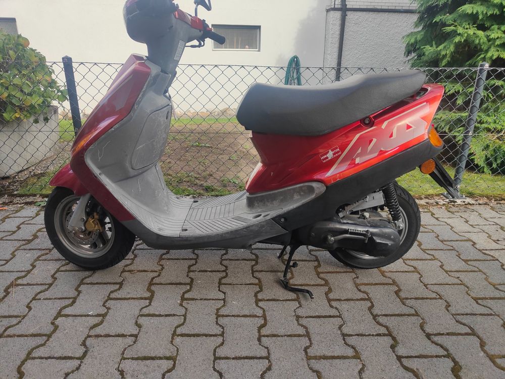 axis 125 scooty