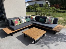 Canapé d'angle extérieur - table basse offerte