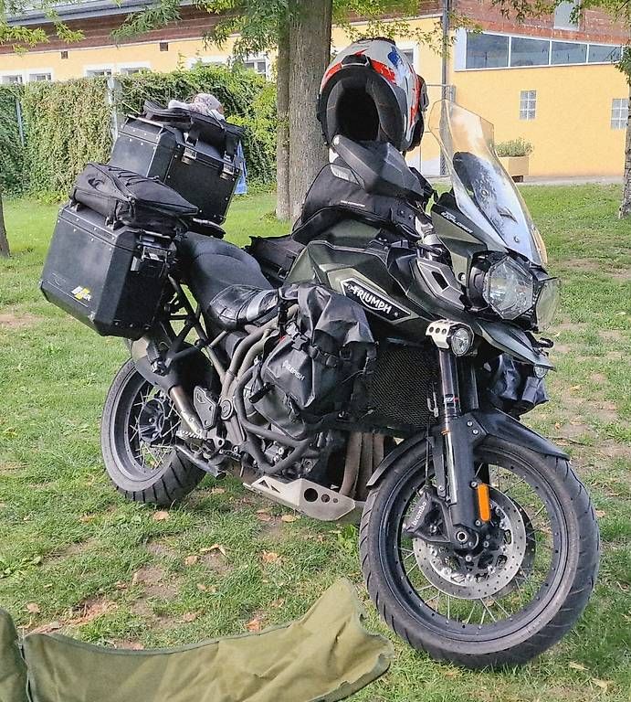 Triumph Enduro: Triumph Tiger Explorer – Gebraucht aus Rolle von Rzenruffinen