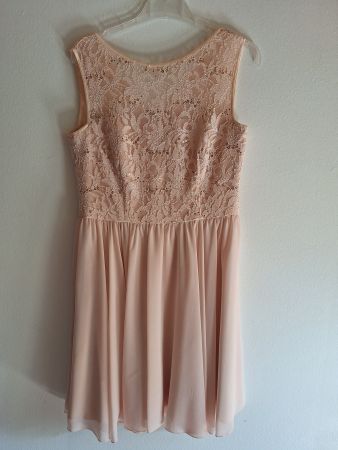 Cocktailkleid mit Spitze und Pailletten