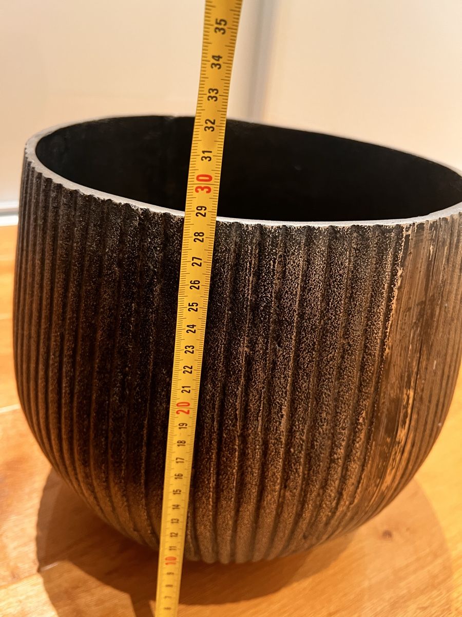 Blumentöpfe: Pflanzgefäss schwarz/silber 26cm Durchmesser – Neu (gemäss Beschreibung) aus Bachenbülach von Floydp 1