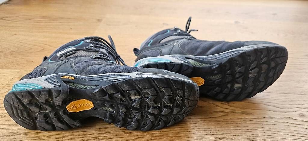 Scarpe da donna: Chaussures trekking Gore-tex 39 – Usato da Goumoens-la-Ville venduto da isa_f87c 1