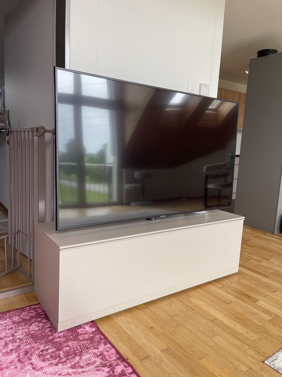 Pfister Mobili TV: TV-Möbel rotierbar, Designerstück – Usato da Grüningen venduto da Caroline_Caroline