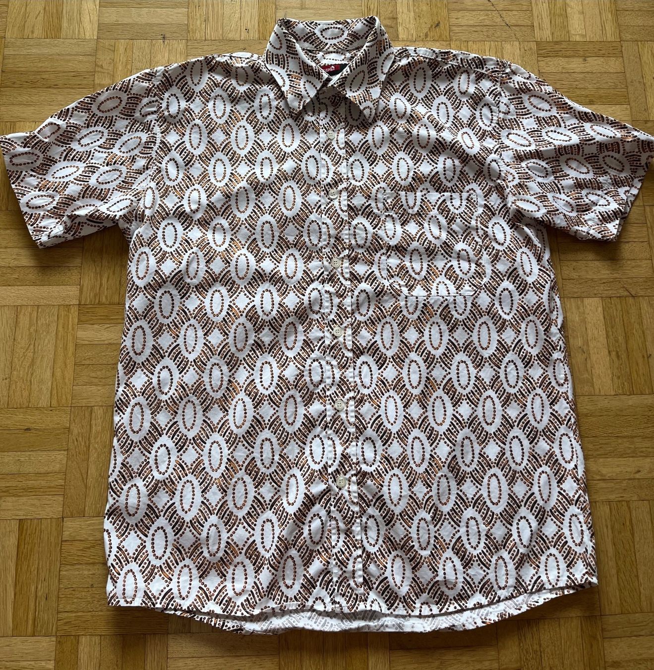 Camicie: New beautiful shirt size S/M – Nuovo (secondo la descrizione) da Chêne-Bougeries venduto da Seetooyoo