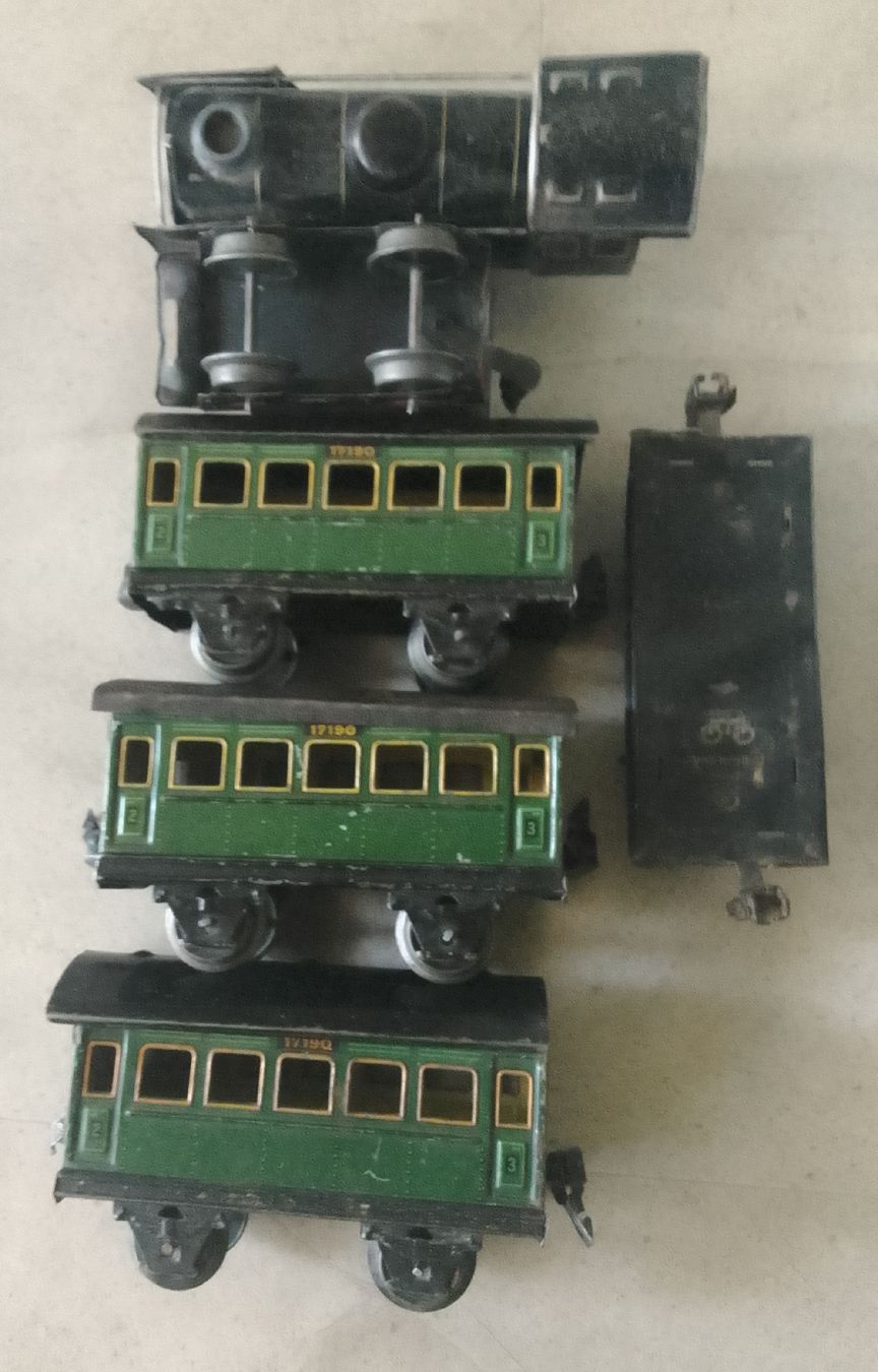 Märklin Modelleisenbahnen: Alte Märklin-Bahn  – Defekt aus Winterthur von bru_cws8 2