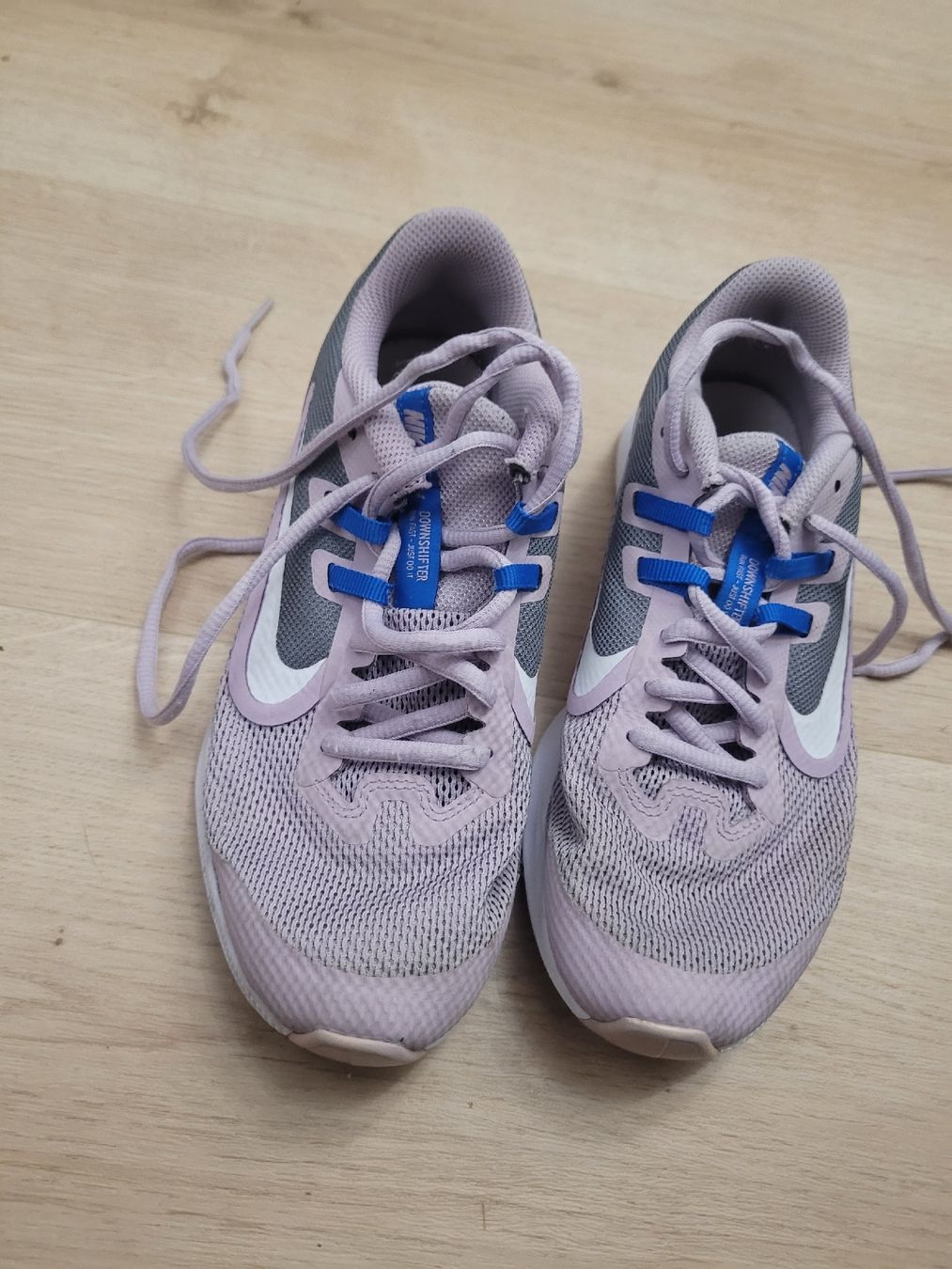 Nike Scarpe per ragazze: Schuh nike Gr. 35.5 – Usato da Lupsingen venduto da sta_wgg5 1