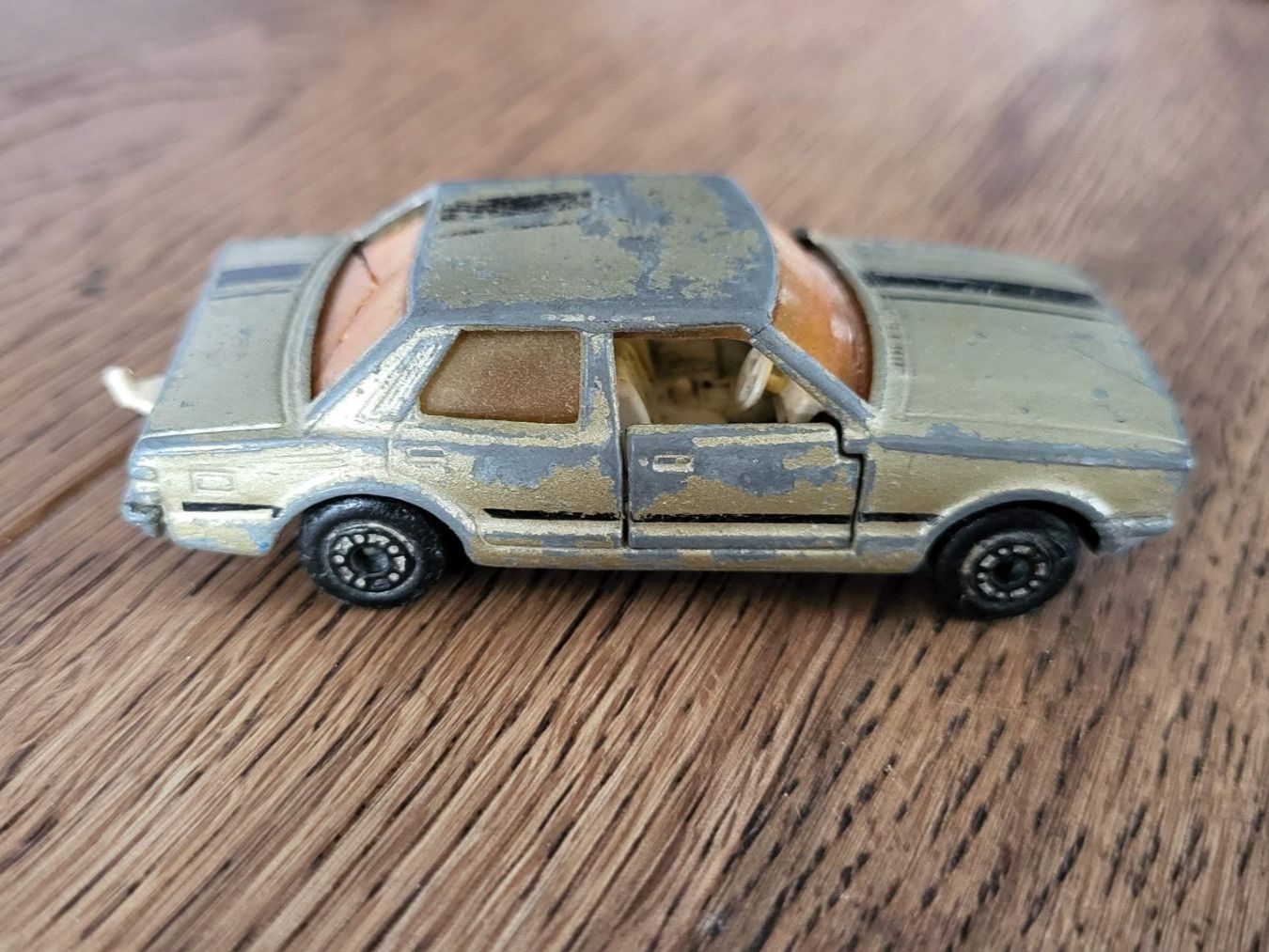 Matchbox Modellini d'auto: Ford Cortina / Taunus Matchbox – Usato da Rothrist venduto da Juana5 2