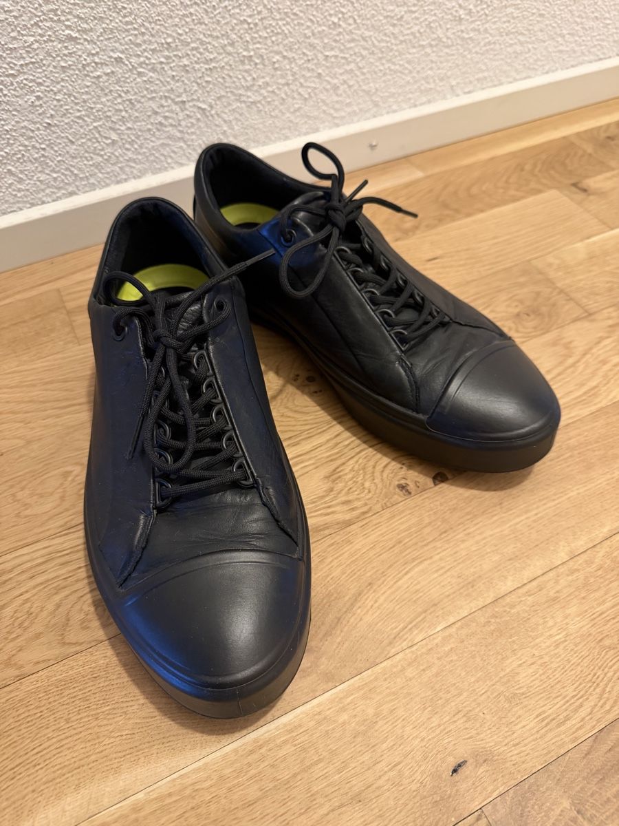 Ecco Scarpe da uomo: Ecco leather sneakers – Nuovo (secondo la descrizione) da Zug venduto da pav_q5f7 3