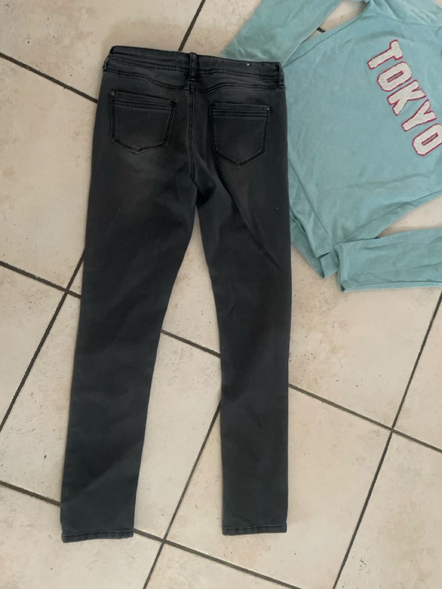 Lotti & Set di vestiti: Mädchen Manor/Inside Jeans und Pulli Gr.146 – Usato da Obergerlafingen venduto da cabo4 2