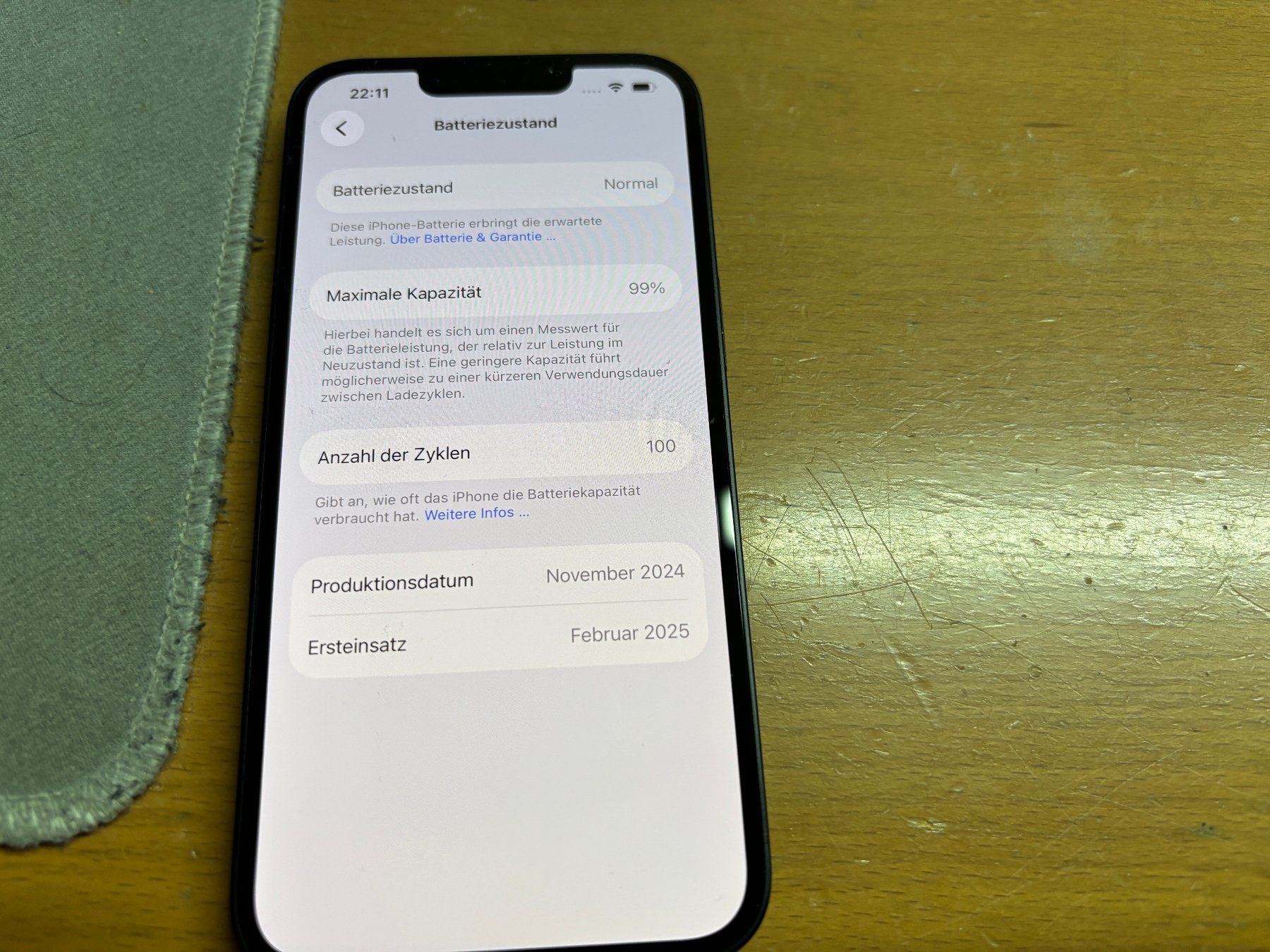 Apple Portables: Iphone 16E 128Gb – D'occasion à Au SG par bah_6f5w 4