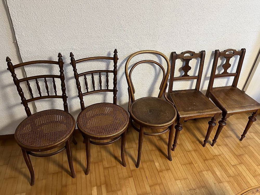 Elegantes Alte Stuhle Zu Verschenken Bild