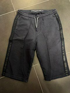 We Pantaloni: WE Sweat Shorts dunkelblau 176 – Usato da Gommiswald venduto da Anika6