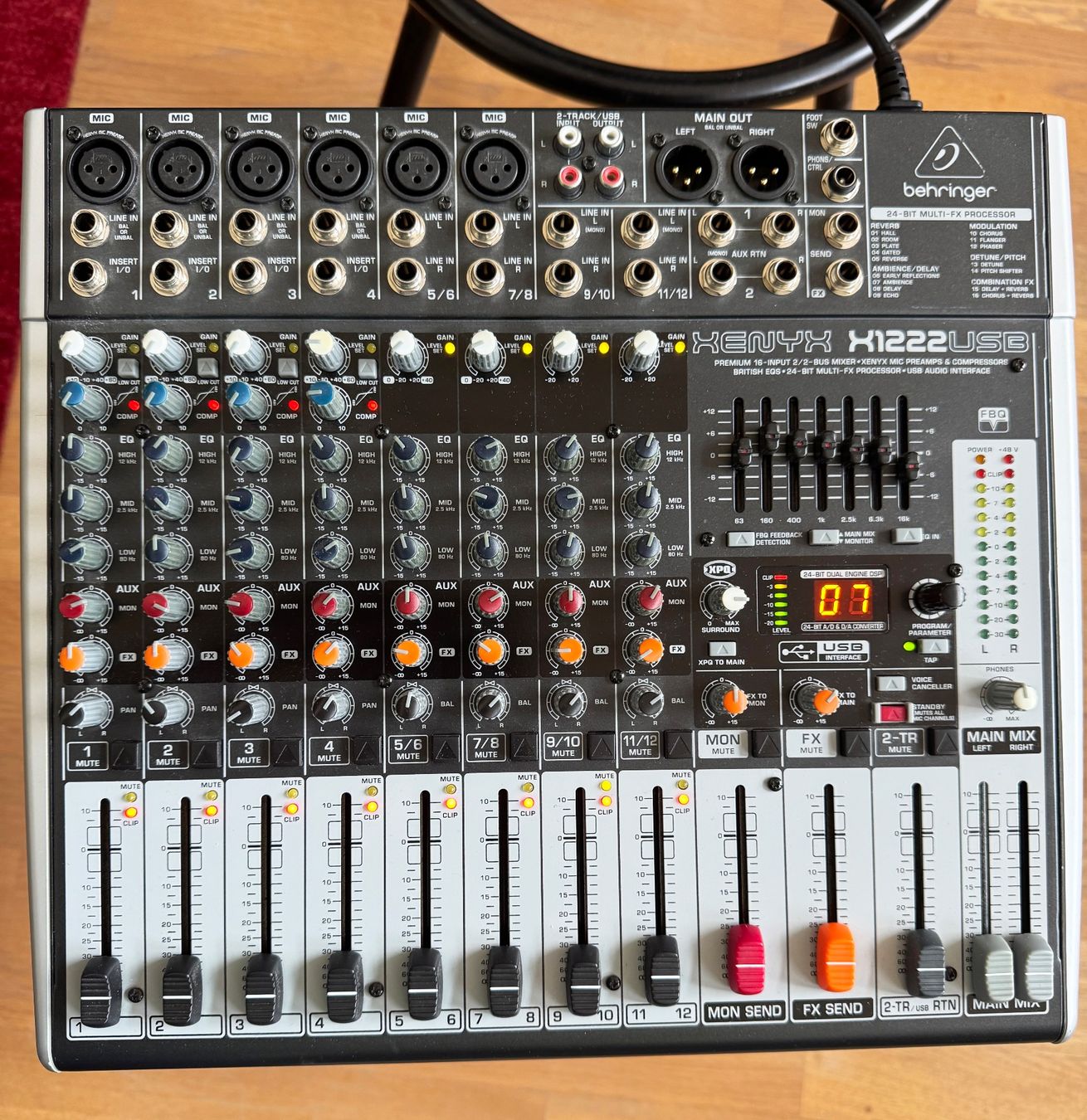 Behringer Console di mixaggio: Table de mixage 22 canaux Behringer Xenyx X1222USB – Usato da Biel/Bienne venduto da Philemon02