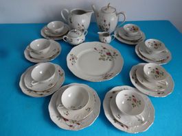 Porzellan Set von* MOOSROSE *Elfenbein, für 8 Personen
