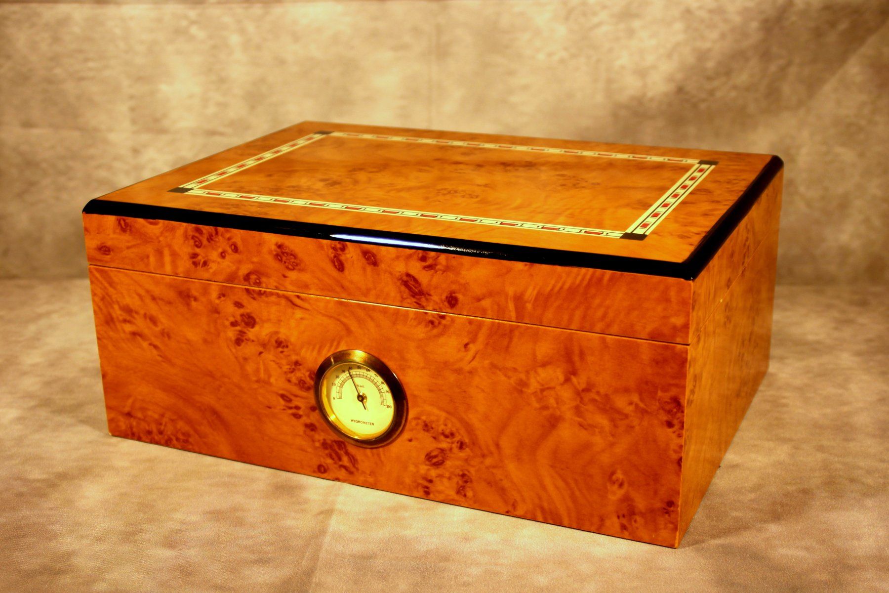 Dupont Humidor per sigari: Humidor Dupont – Usato da Wichtrach venduto da Gspaltenhorn 1