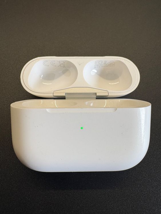 AirPods Pro 4ᵉ Génération – Occasion En Excellent état – Blanc – Livraison Incluse