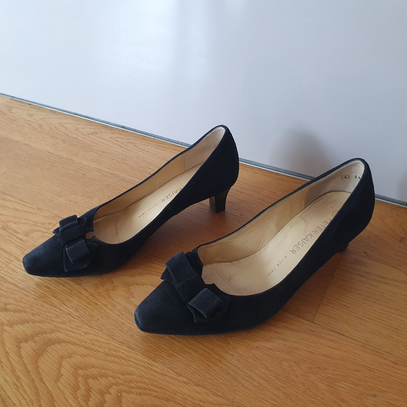 Kaiser Scarpe da donna: Escarpins en daim à talons Peter Kaiser, pointure 37.5 – Usato da boudry venduto da Let_20