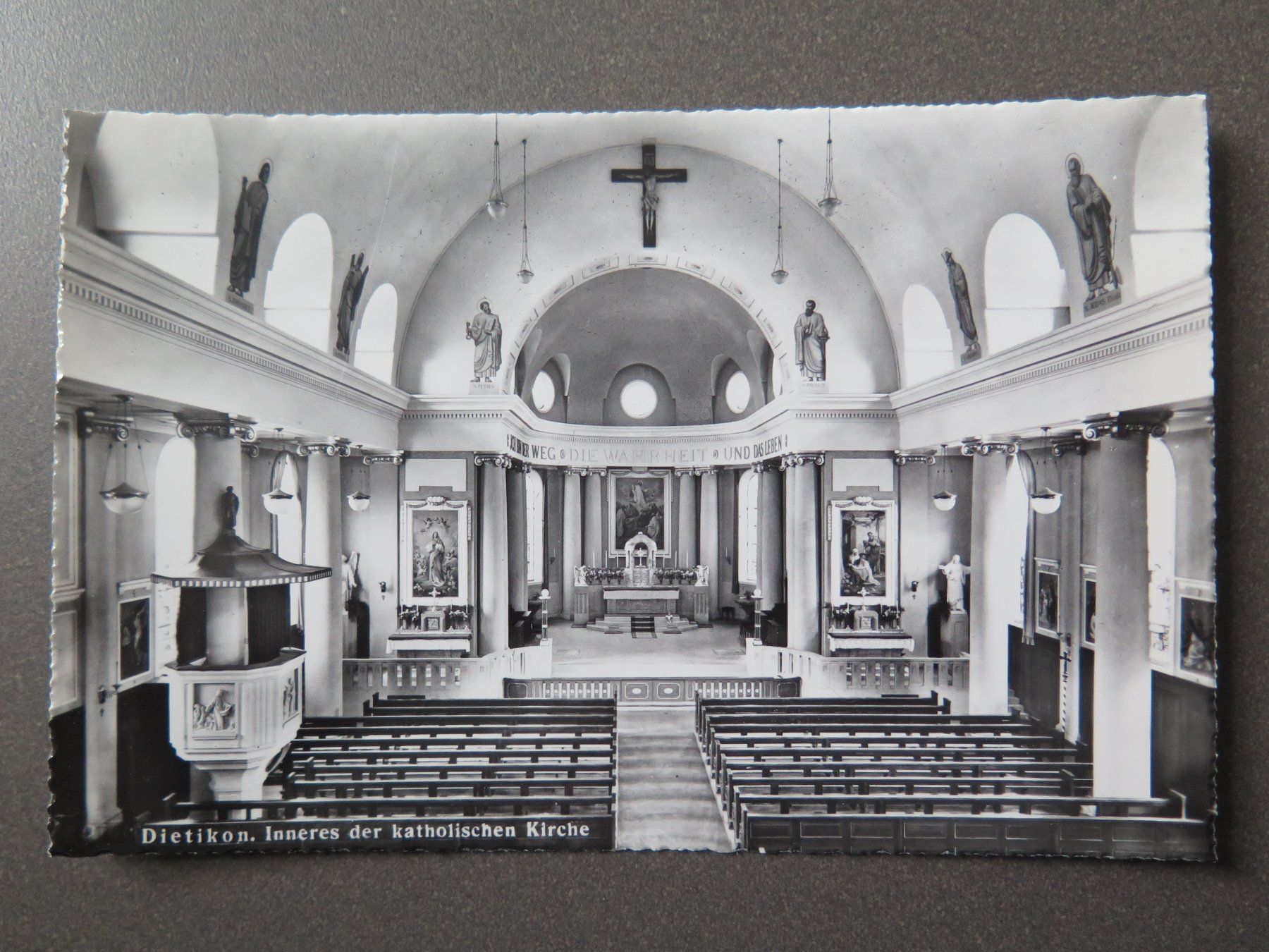 Ansichtskarten: DIETIKON - INNERES DER KATHOLISCHEN KIRCHE – Gebraucht aus Wittenbach von lipasal