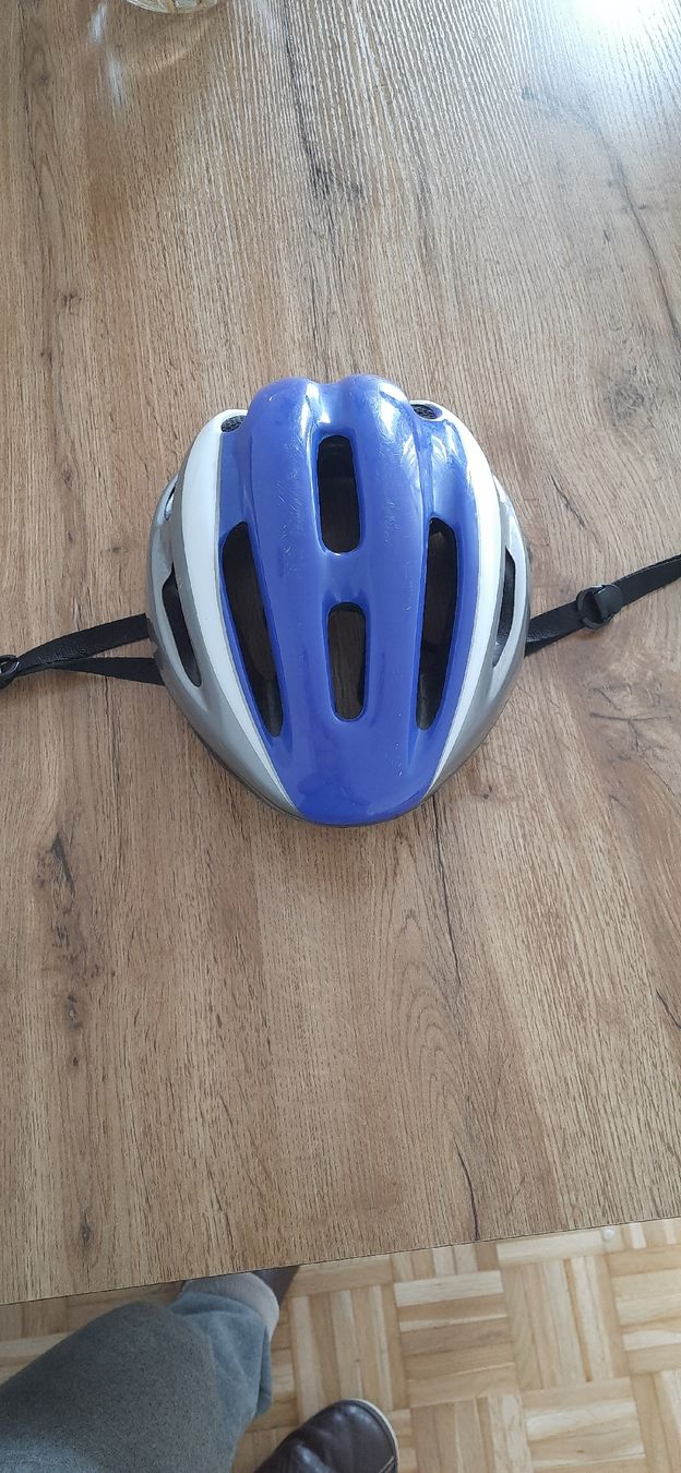 Helme: Helm – Gebraucht aus Gossau SG von Uemmet 2