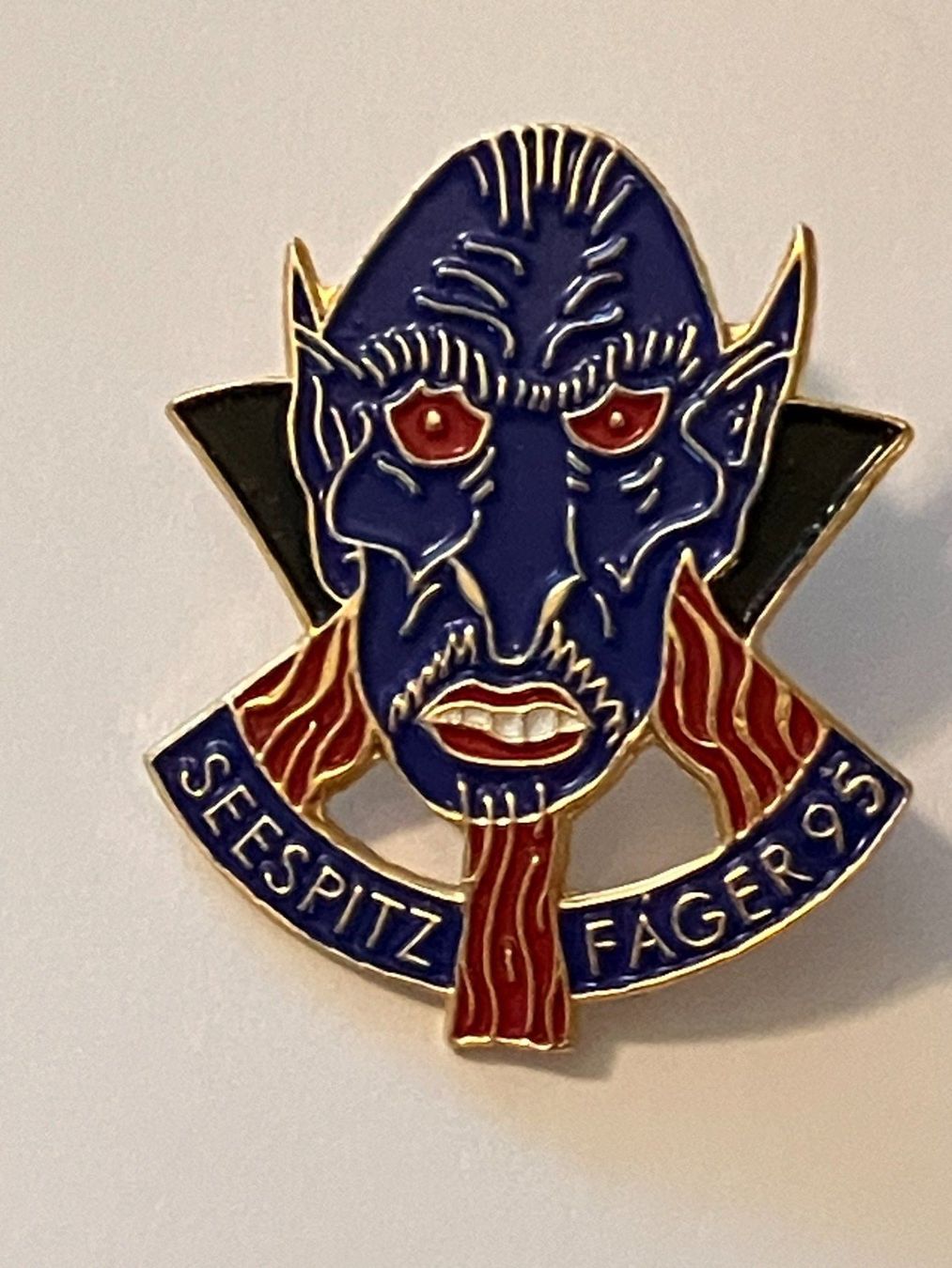 Plaketten & Abzeichen: 1 Pin Seespitz Fäger 1995 – Gebraucht aus Basel von djwwpp
