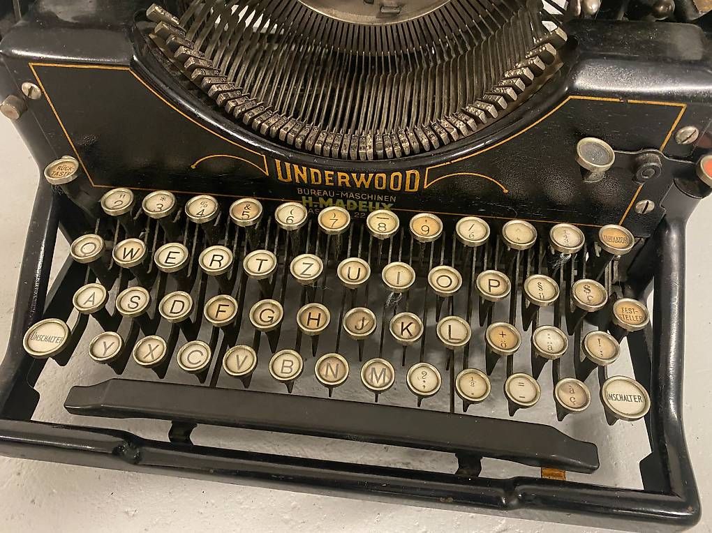Underwood Macchine da scrivere: Antike Schreibmaschine Underwood – Usato da Zürich venduto da d-i-a-n-a 1