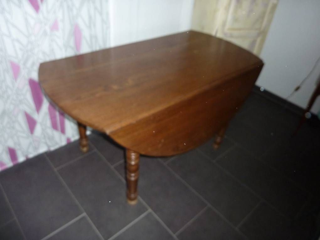 Tavoli: table roude – Usato da ESTAVAYER LE LAC venduto da MIMI0133