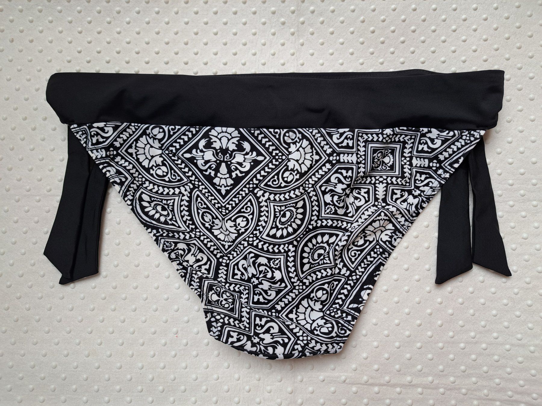 Maddison Costumi da bagno & Bikini: Neu! Maddison schwarz/weiss Gr. 46 – Nuovo e nell'imballaggio originale da Gysenstein venduto da joshuas81 1