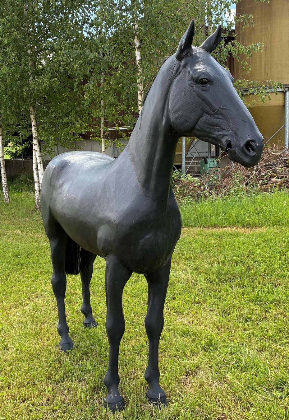 Statuette: Schwarzes Pferd Lebensgross – Usato da Bäretswil venduto da robsonantik 4