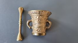 Antiker Mörser aus Messing mit Stössel