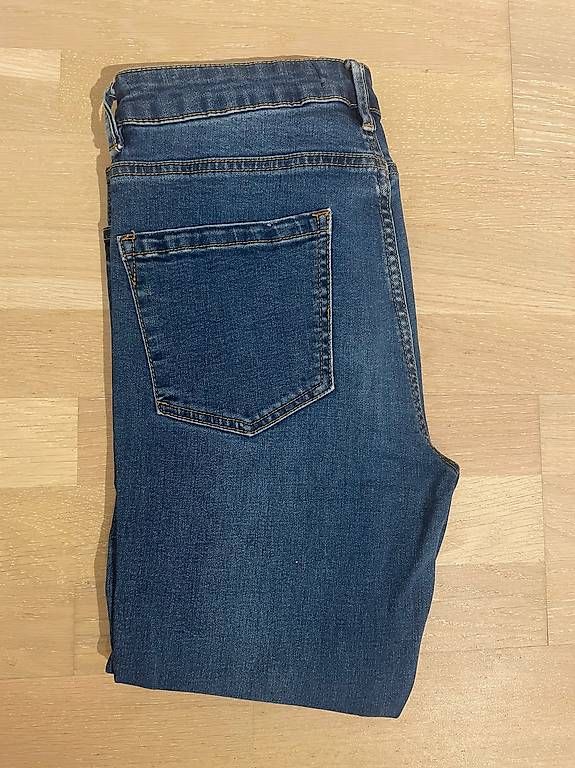 Jeans: Skinny Jeans – Nuovo (secondo la descrizione) da Schüpfen venduto da ani_gj8r 1