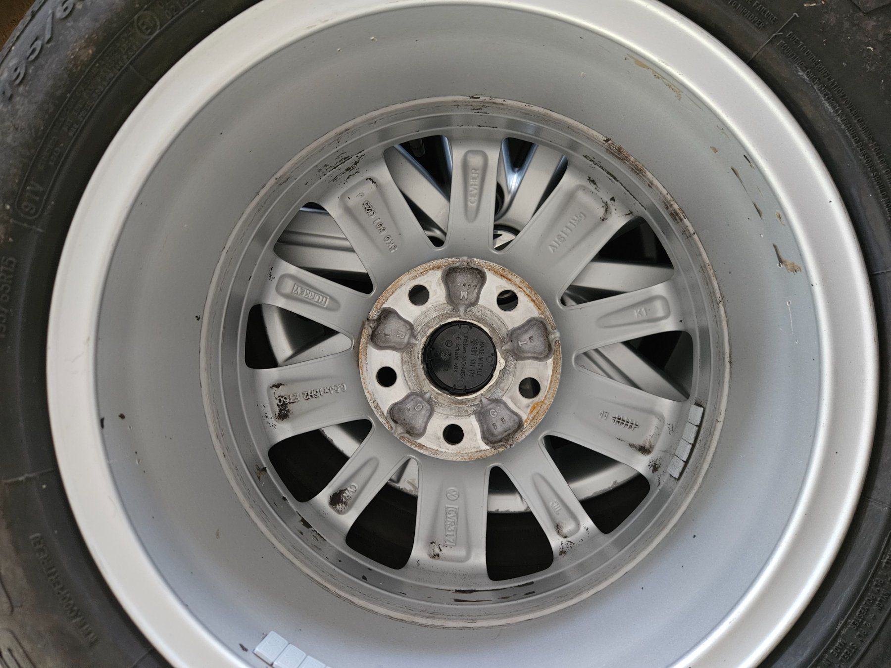 Volkswagen Pneus & Roues: Vende roue de VW Golf – D'occasion à Villeneuve VD par Halil_ 4