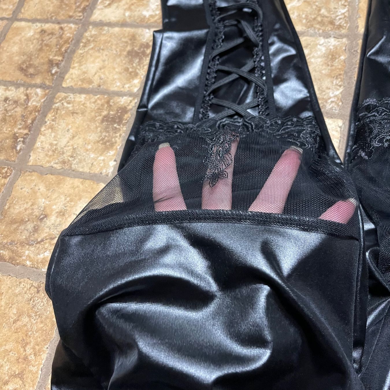 Leggings: Chic Leggings ecopelle con lacci, e dettagli trasparente- – Nuovo e nell'imballaggio originale da Gordevio venduto da LanaZimm 9