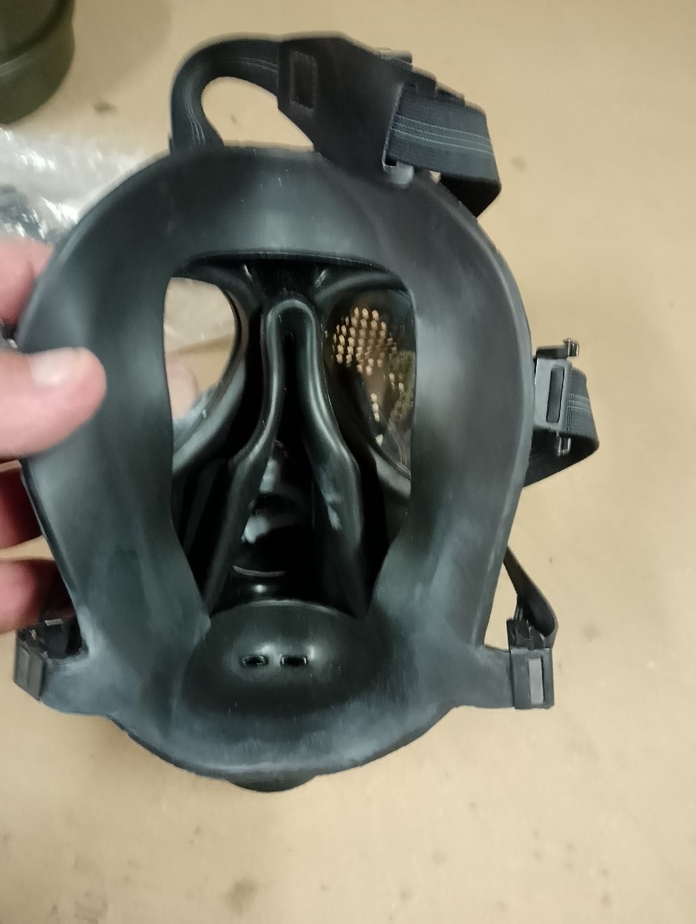 Schweizer Armee Uniformen: Schutzmaske 90 mit Filter CH Armee – Gebraucht aus Safenwil von dodgewc12 2