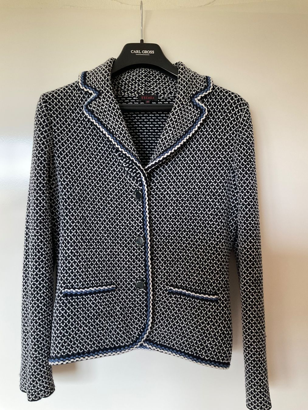 Escada Giacche: Escada  Strickjacke, Grösse 38, Top Zustand – Usato da Regensdorf venduto da sina072