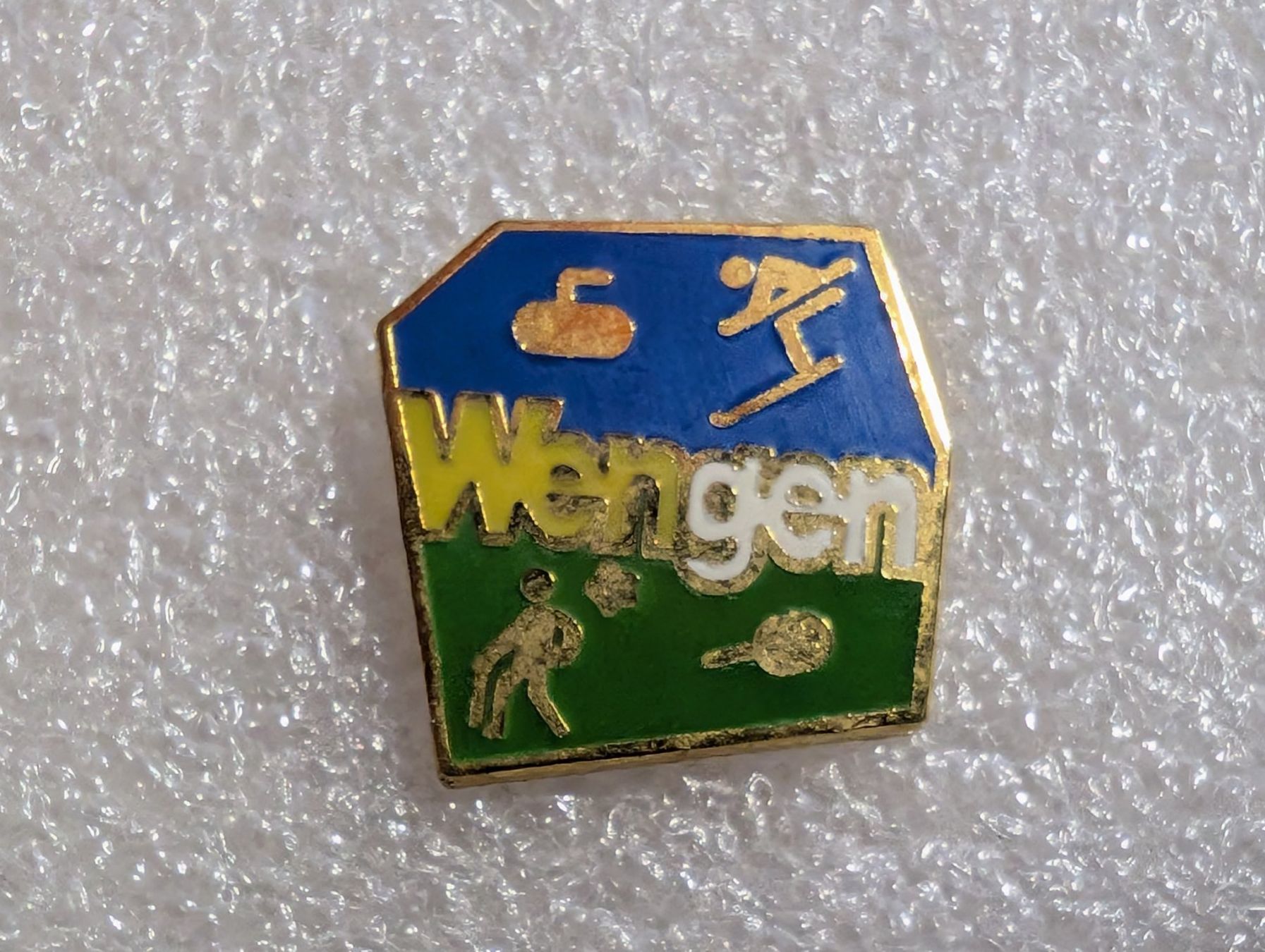 Plaquettes & Badges: Ansteckpin 274: Wengen – D'occasion à Oppligen par Pin-Fall-Shop