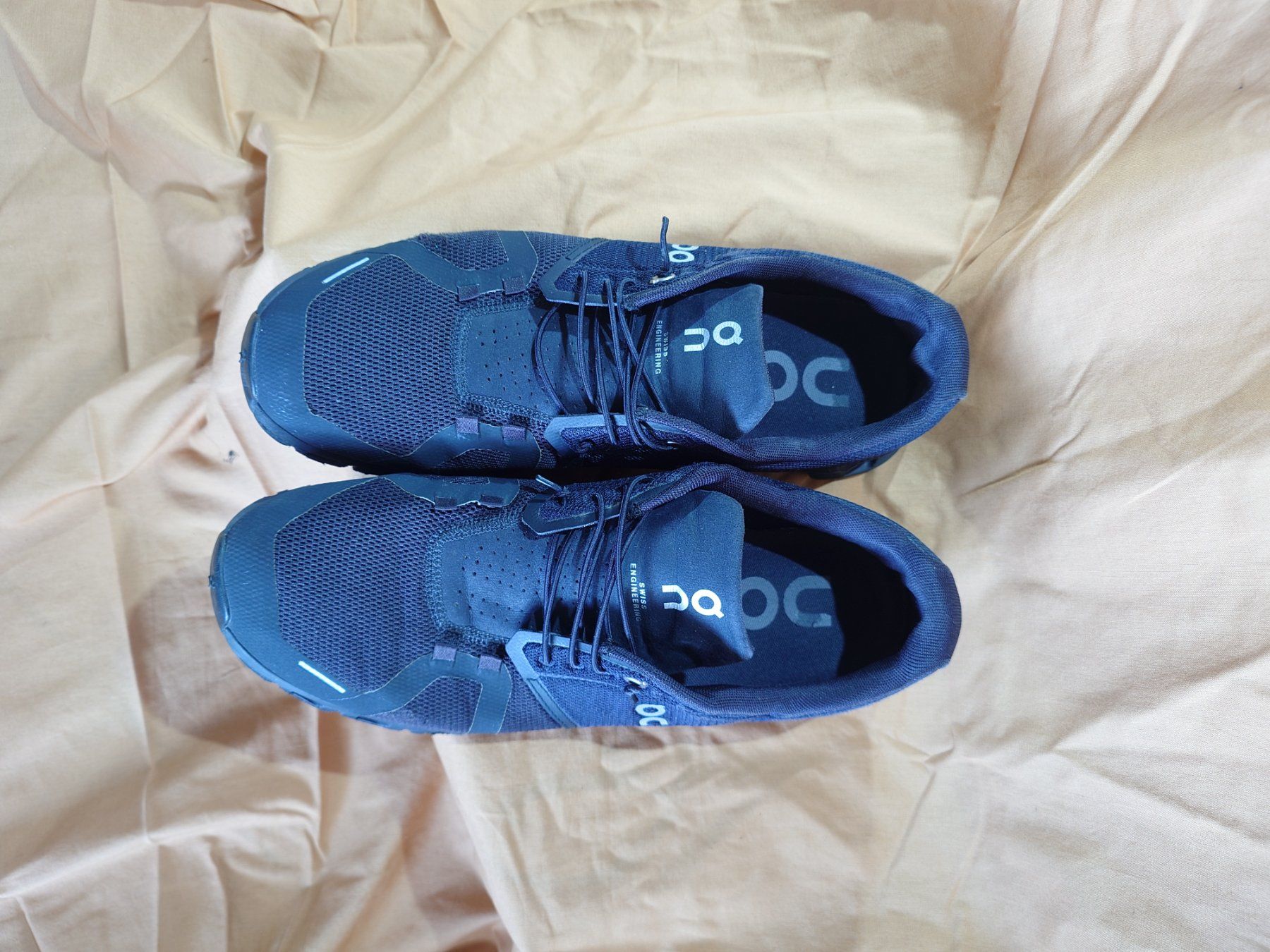 On Scarpe da uomo: On Cloud - sneaker running – Usato da Bévilard venduto da Thenightes 1