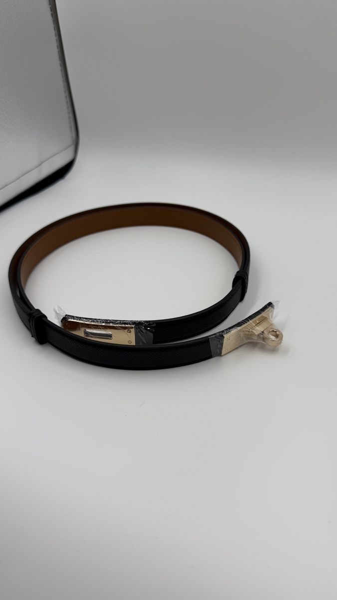 Cinture: Black/gold color Leather Belt – Nuovo e nell'imballaggio originale da Chur venduto da Madeys